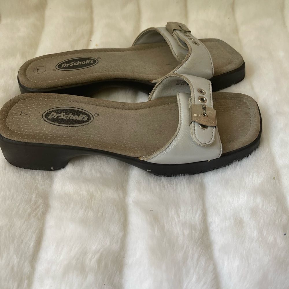 Dr Scholl’s light gray leather slides sandals side buckle square toe size 7